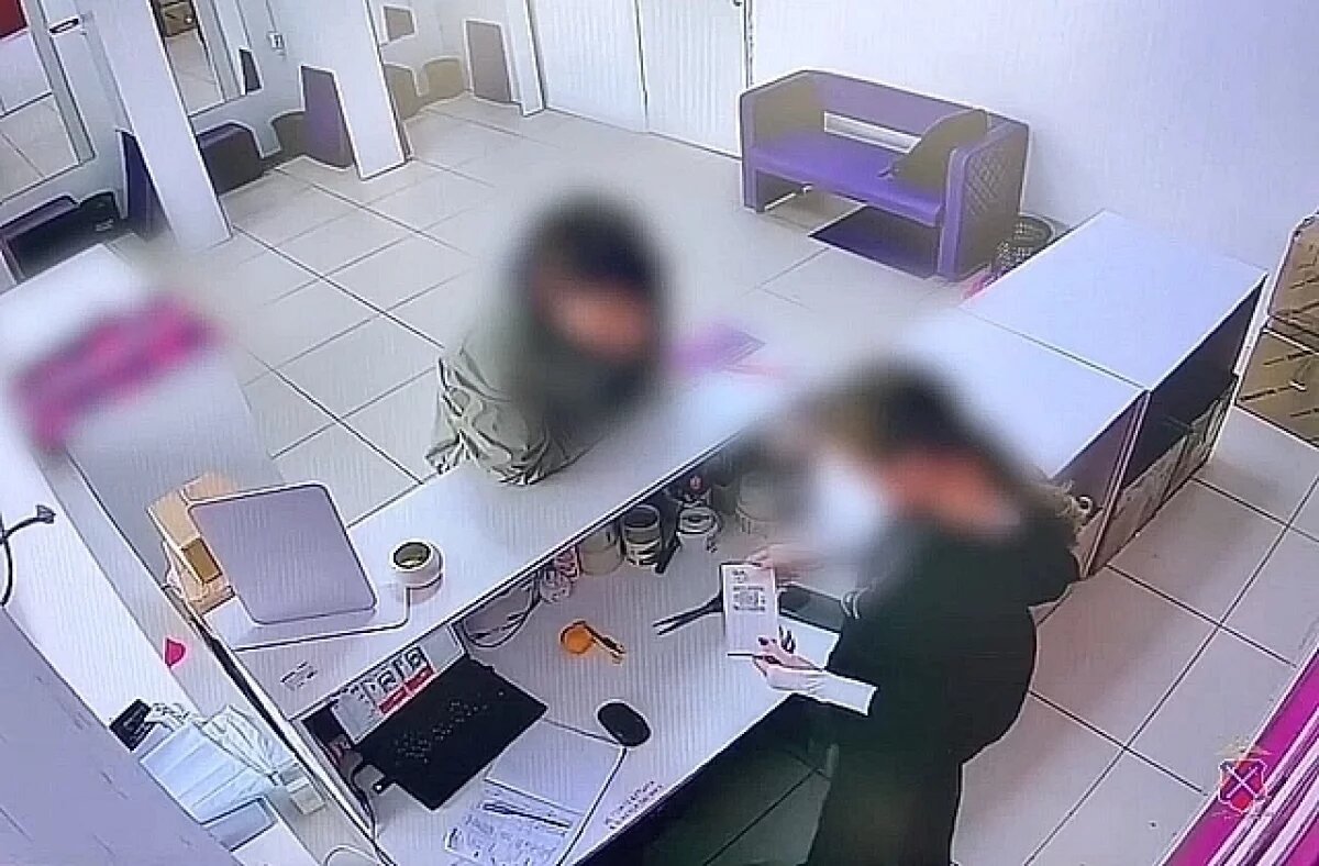    Подростку грозит срок за замену телефона на муляж в ПВЗ маркетплейса