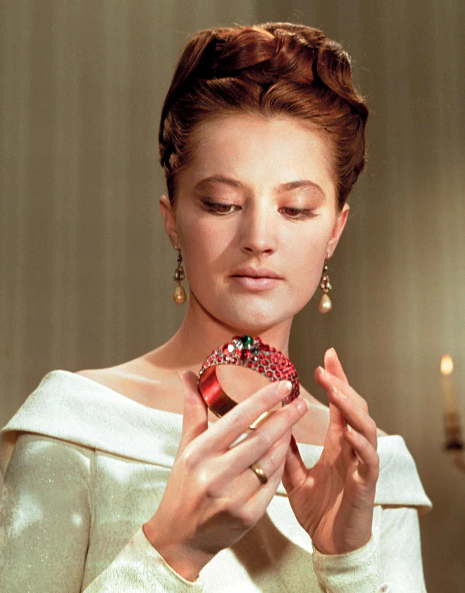 А. Шенгелая в роли княгини Веры в фильме "Гранатовый браслет", режиссёр Абрам Роом.