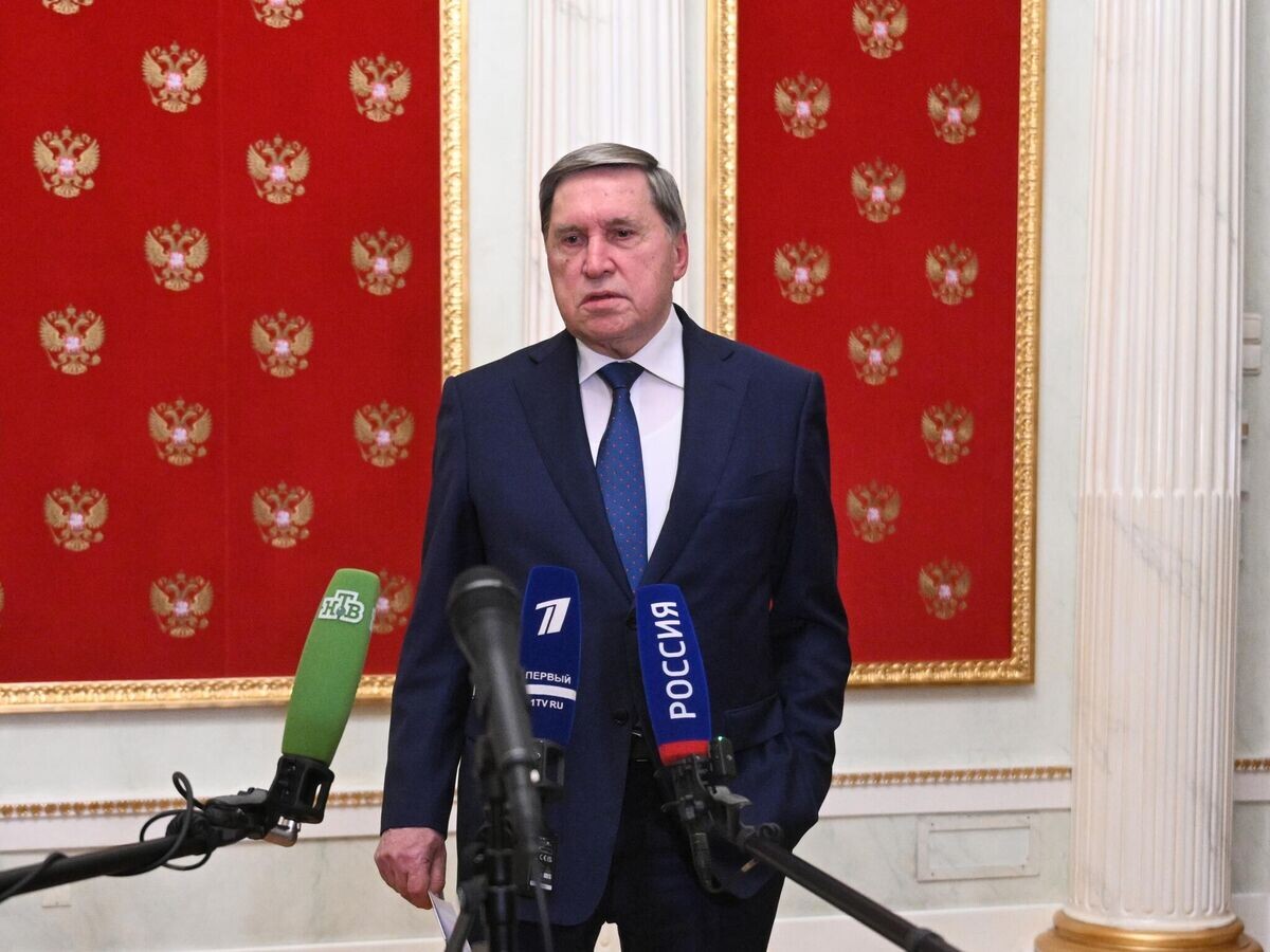    Помощник президента РФ Юрий Ушаков отвечает на вопросы журналистов | © РИА Новости / Кристина Кормилицына