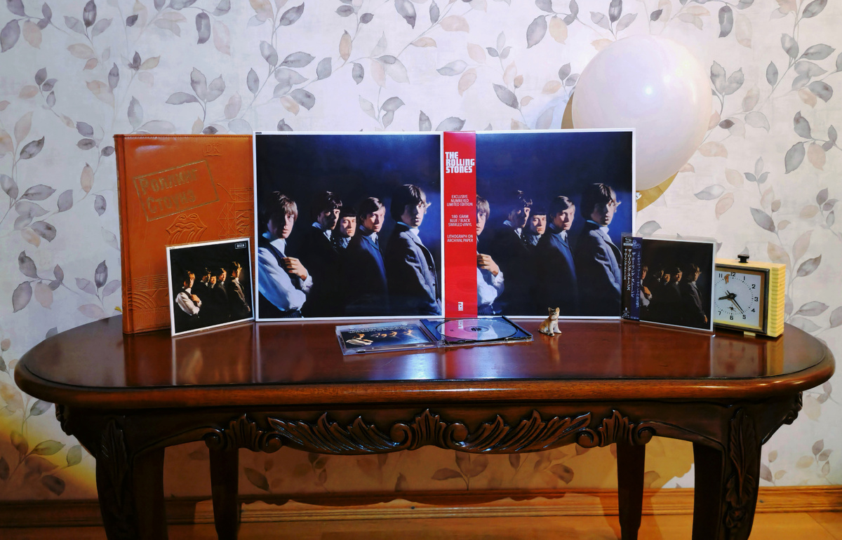 Варианты издания дебютного альбома The Rolling Stones последних лет.