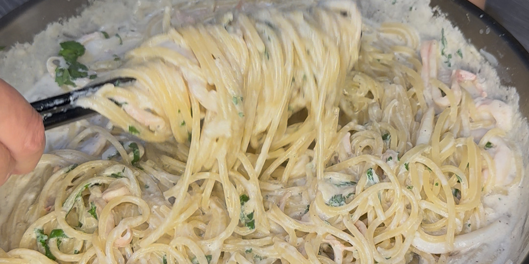 ПАСТА С КАЛЬМАРАМИ .