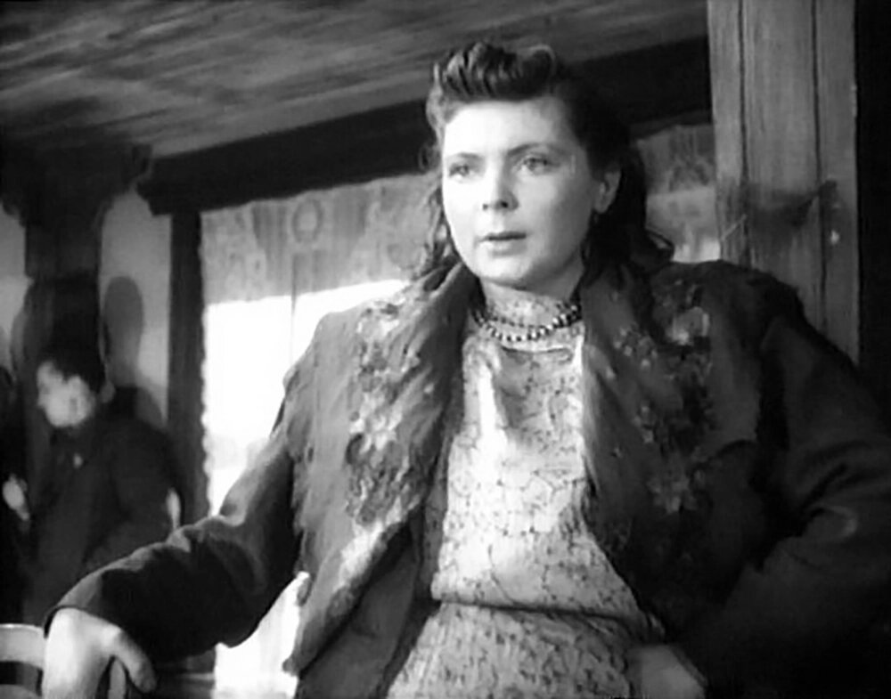    Ольга Аросева в фильме «Драгоценные зёрна» (1948)