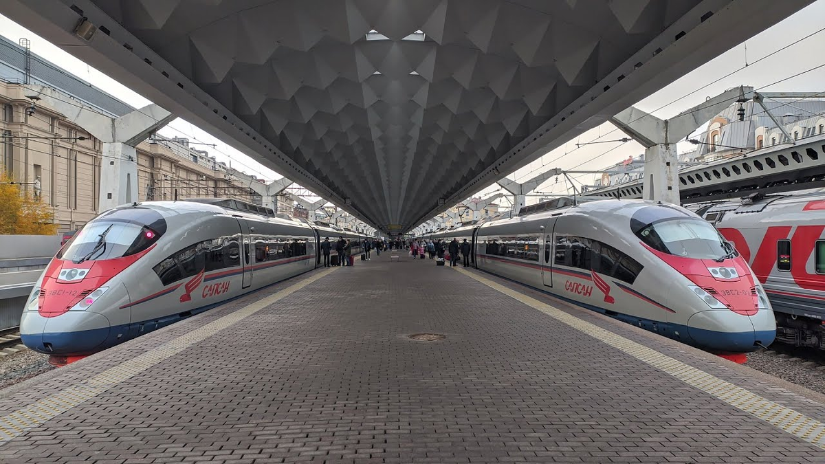 Электропоезд «Сапсан» на станции Санкт-Петербург-Главный.
Источник: youtube/Transport For Peoples