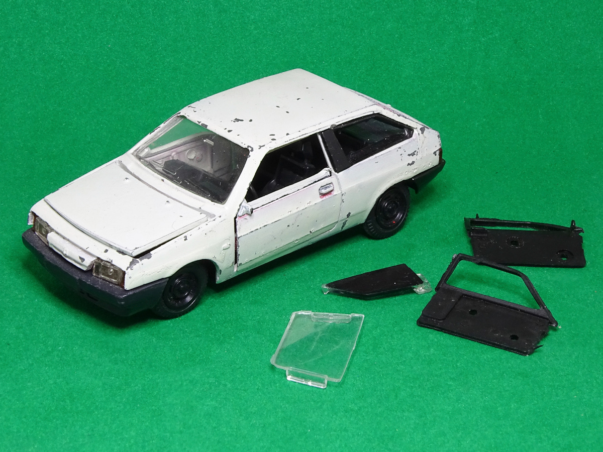 Рис. 1. Саратовская модель автомобиля ВАЗ-2108 «Спутник» (м. 1:43) до восстановления