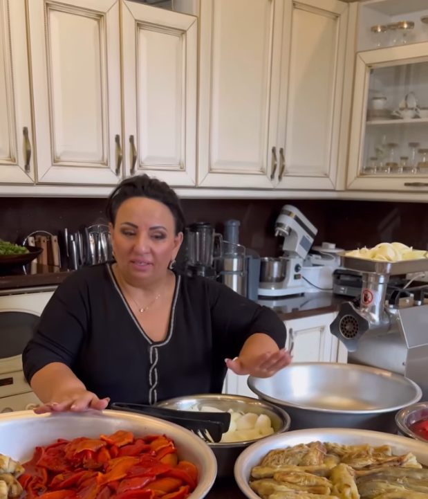 Подготавливаем все продукты на столе