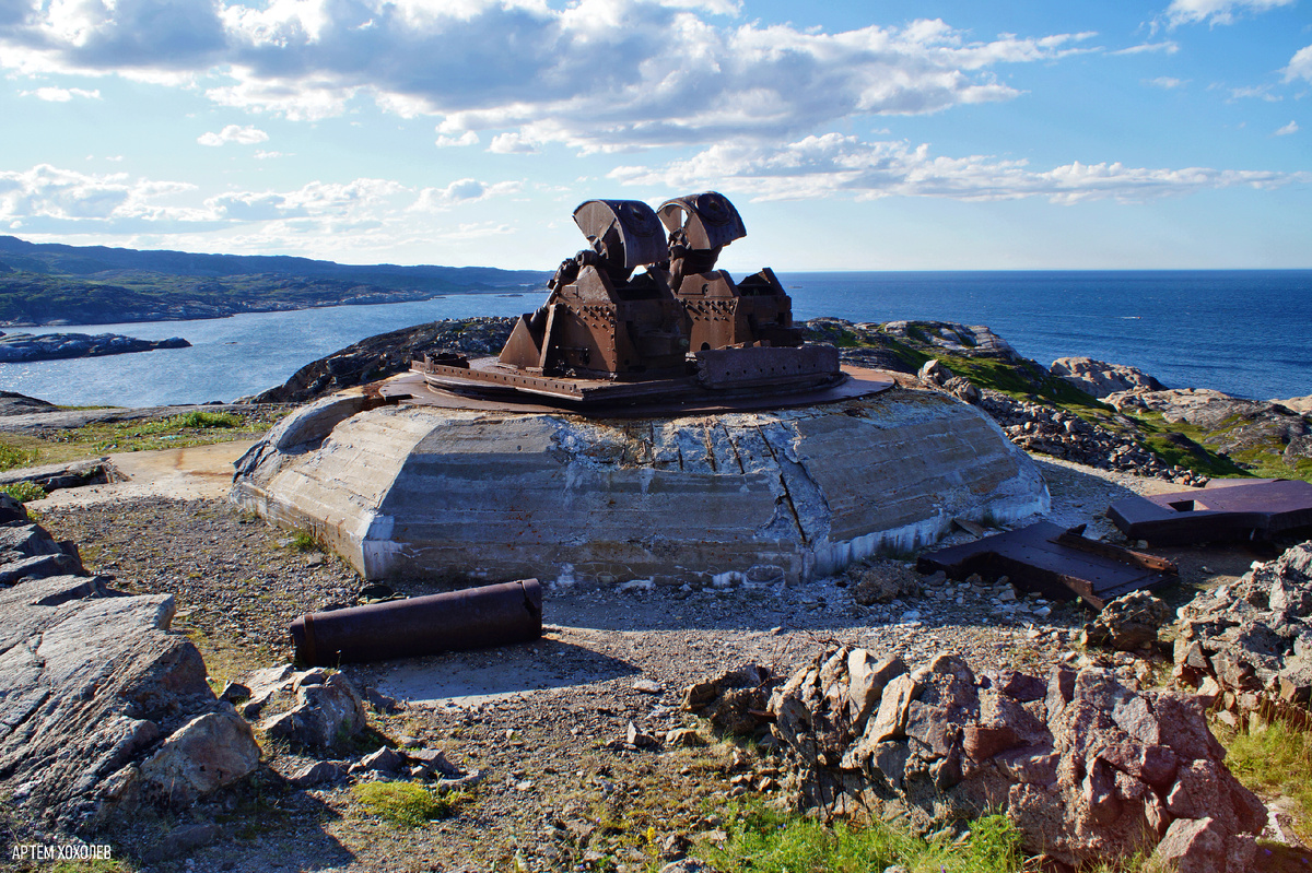 Останки двух 150-мм орудий SK C/28 на полуострове Немецкий (Нурменсетти)