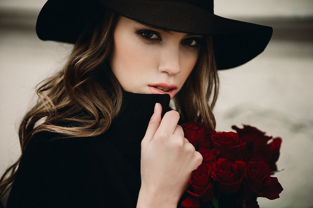 Спасибо за цветы. Но сегодня мой вечер занят