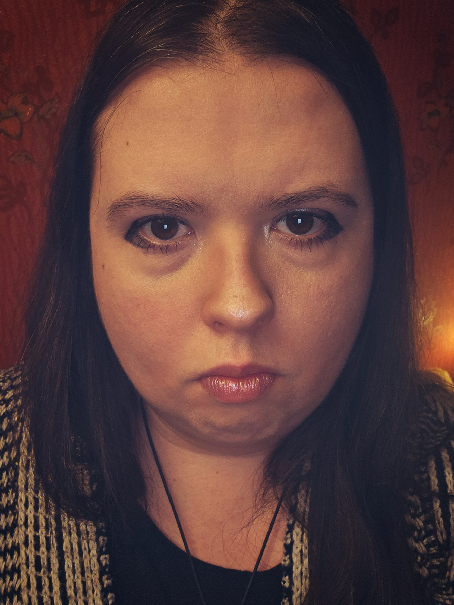 📸 Фотография как стиль жизни​Для меня фотография — это способ запечатлеть момент, который больше никогда не повторится. Как фотограф, я обожаю работать с эмоциями и светом. Мои работы — это не просто картинки, а целые истории. Я постоянно экспериментирую с портретами, стараясь показать истинную глубину взгляда.