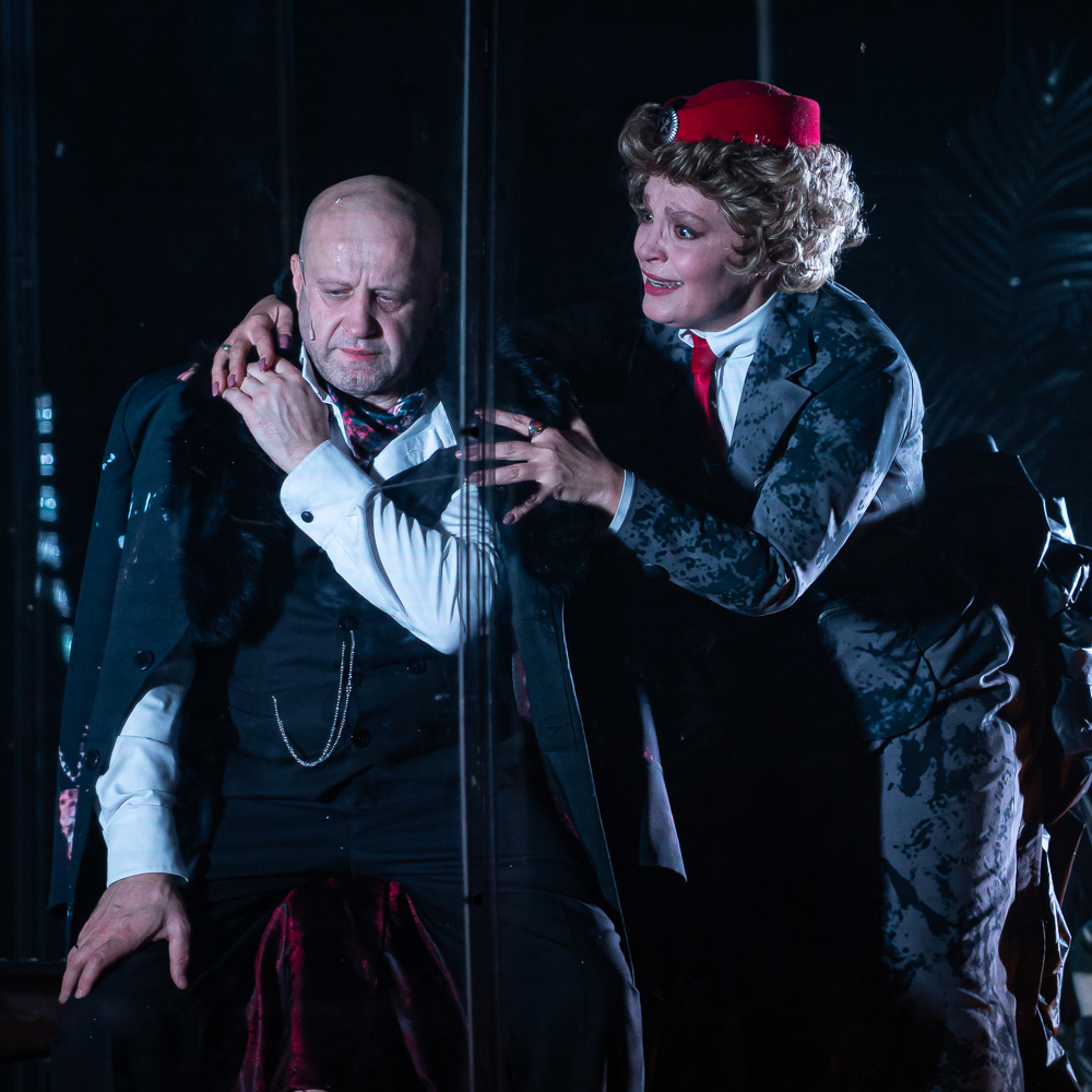 Лидия Ивановна с «другим» Карениным
