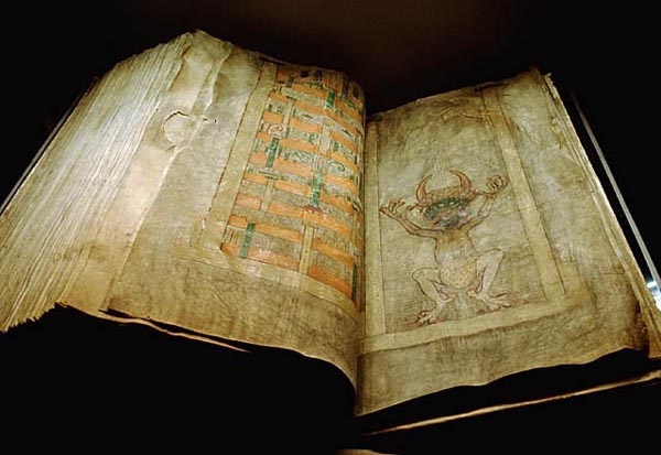 Изображение взято с сайта https://upload.wikimedia.org/wikipedia/commons/e/e4/Devil_codex_Gigas.jpg