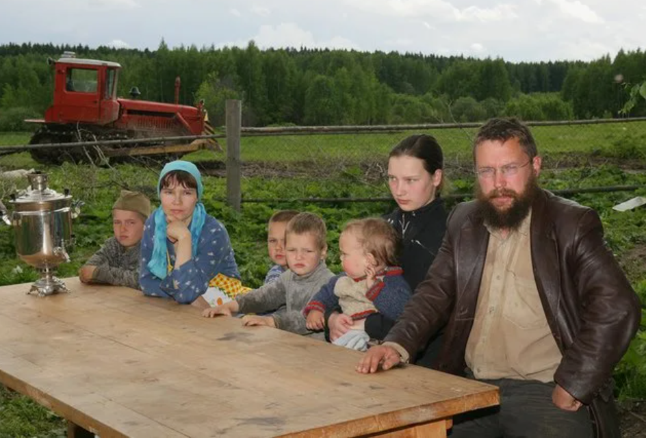 Стерлигов и его семья фото из открытого источника яндекс фото