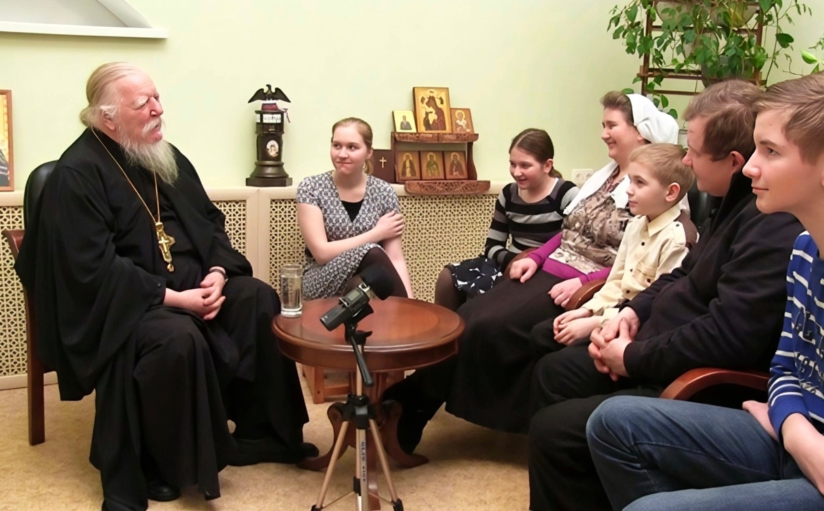 Димитрий Смирнов: «Если родители хотят, чтобы их уважали дети, то они должны понимать, что дети должны проникнуться этим уважением...»