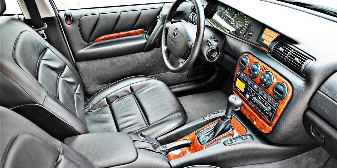 Он ломал правила рынка: почему Opel Omega с премиальным оснащением оказался никому не нужным