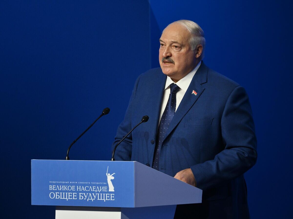    Президент Белоруссии Александр Лукашенко выступает на международном форуме Союзного государства© РИА Новости . Кристина Кормилицына