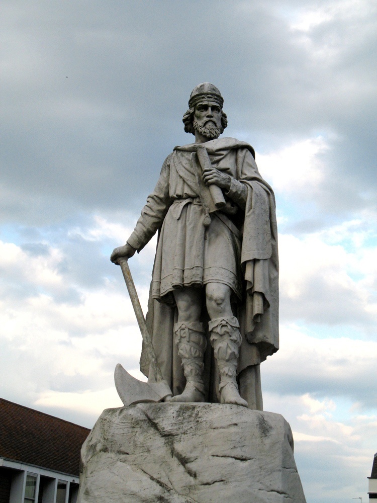 Статуя Альфреда Великого в Уонтедже (графство Оксфордшир). Была создана в 70-е гг. XIX в.