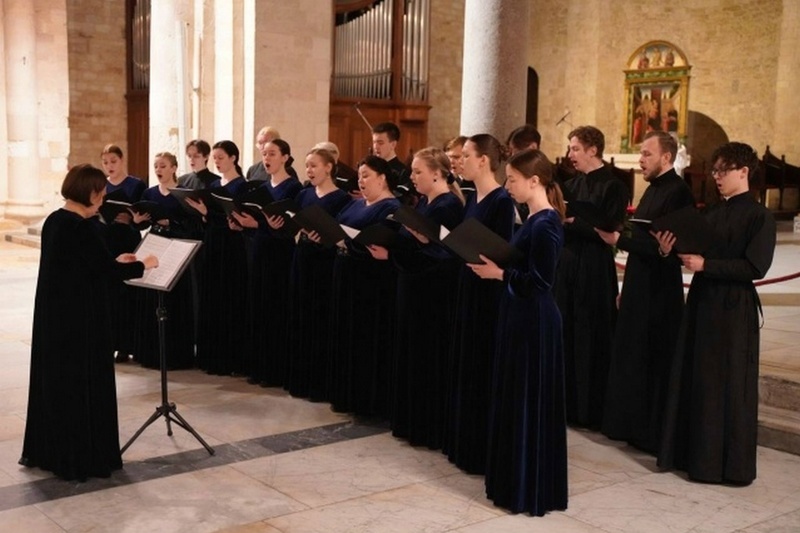    Коллектив принял участие в международном фестивале российской культуры "Зимний сад искусств", приуроченном ко Дню памяти святителя Николая Чудотворца.