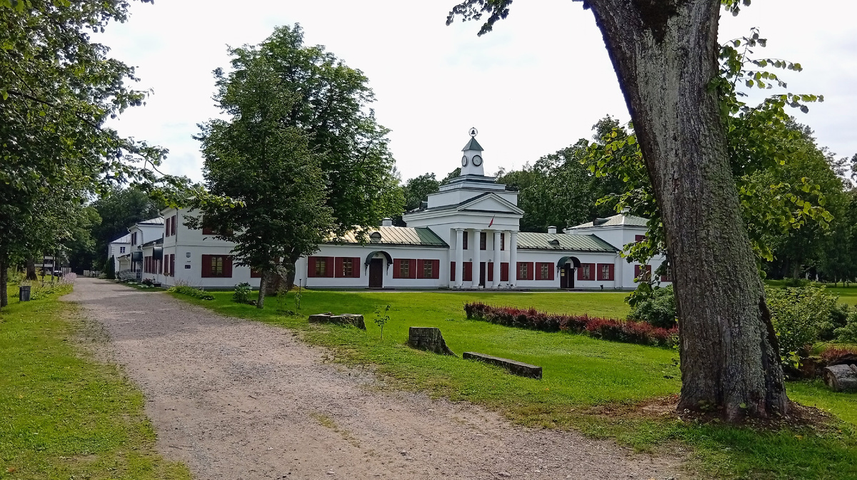 Усадьба Залесье, имение М. К. Огинского. Фото из личного архива автора.