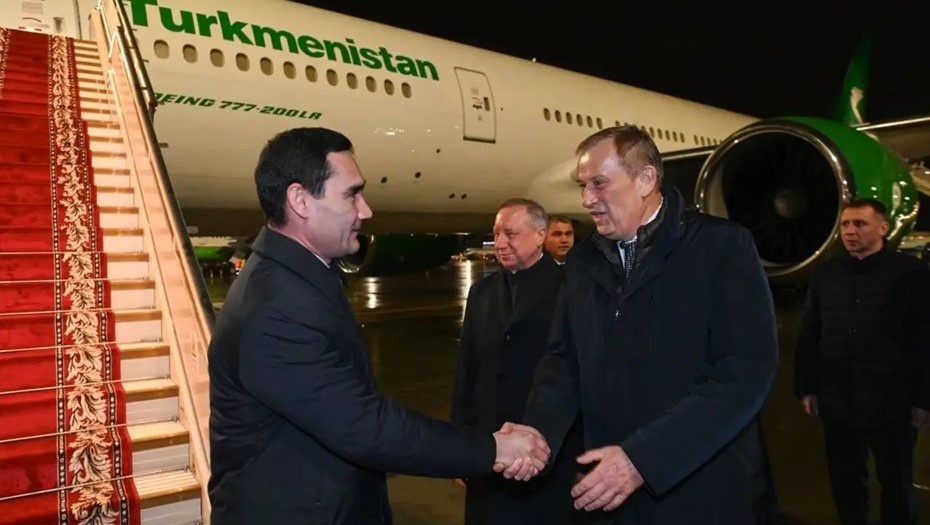    Президент Туркменистана Сердар Бердымухамедов в Пулково. Автор фото: Пресс-служба правительства Ленобласти