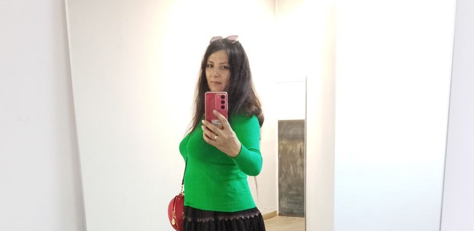 Пошла куда-то, а по пути попалось зеркало.