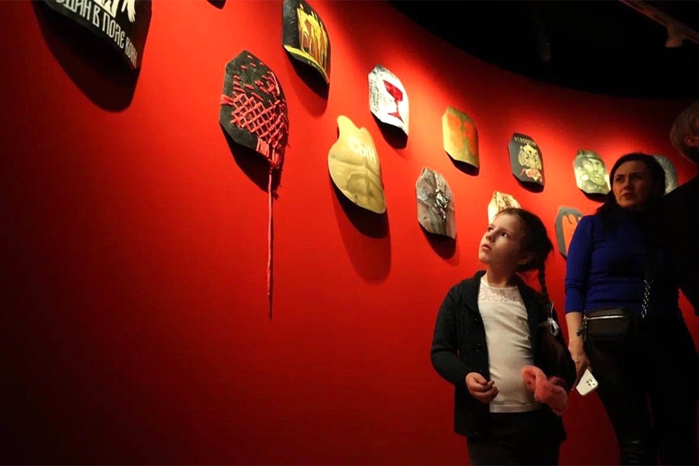    На выставке "И увидел я новое небо и новую землю" в медиацентре в "Зарядье". / Пресс-служба парка "Зарядье"