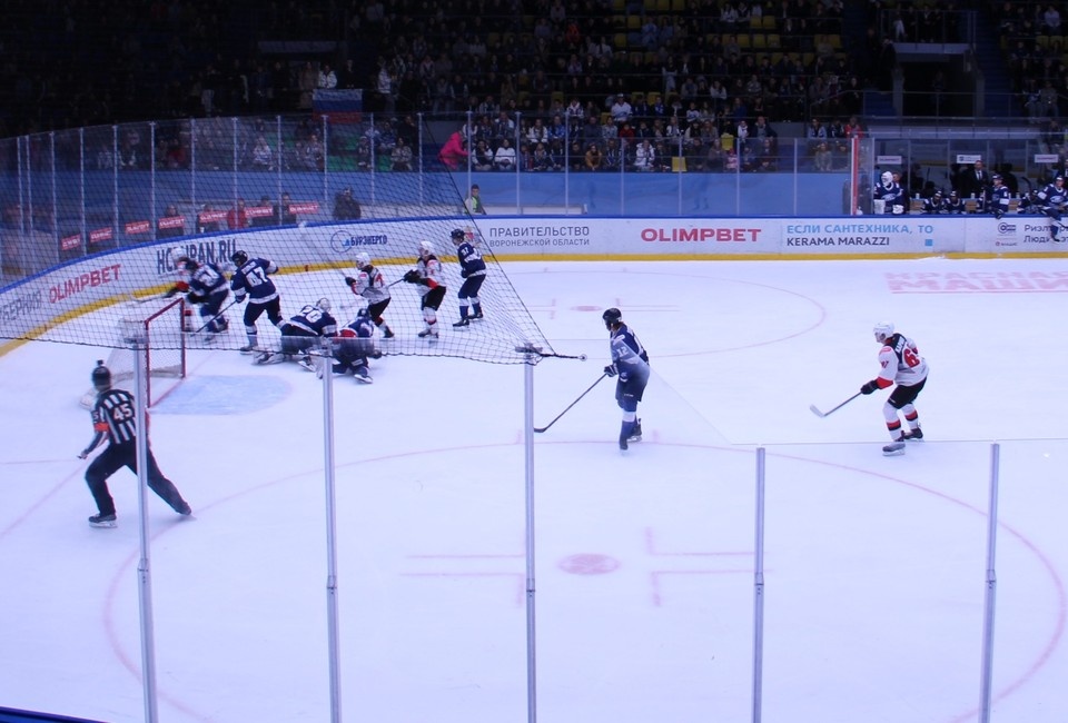    «Ураганные» явно ниже ожиданий провели спаренные серии с татарами – всего две победы в восьми матчах. Алексей СЕРГУНИН