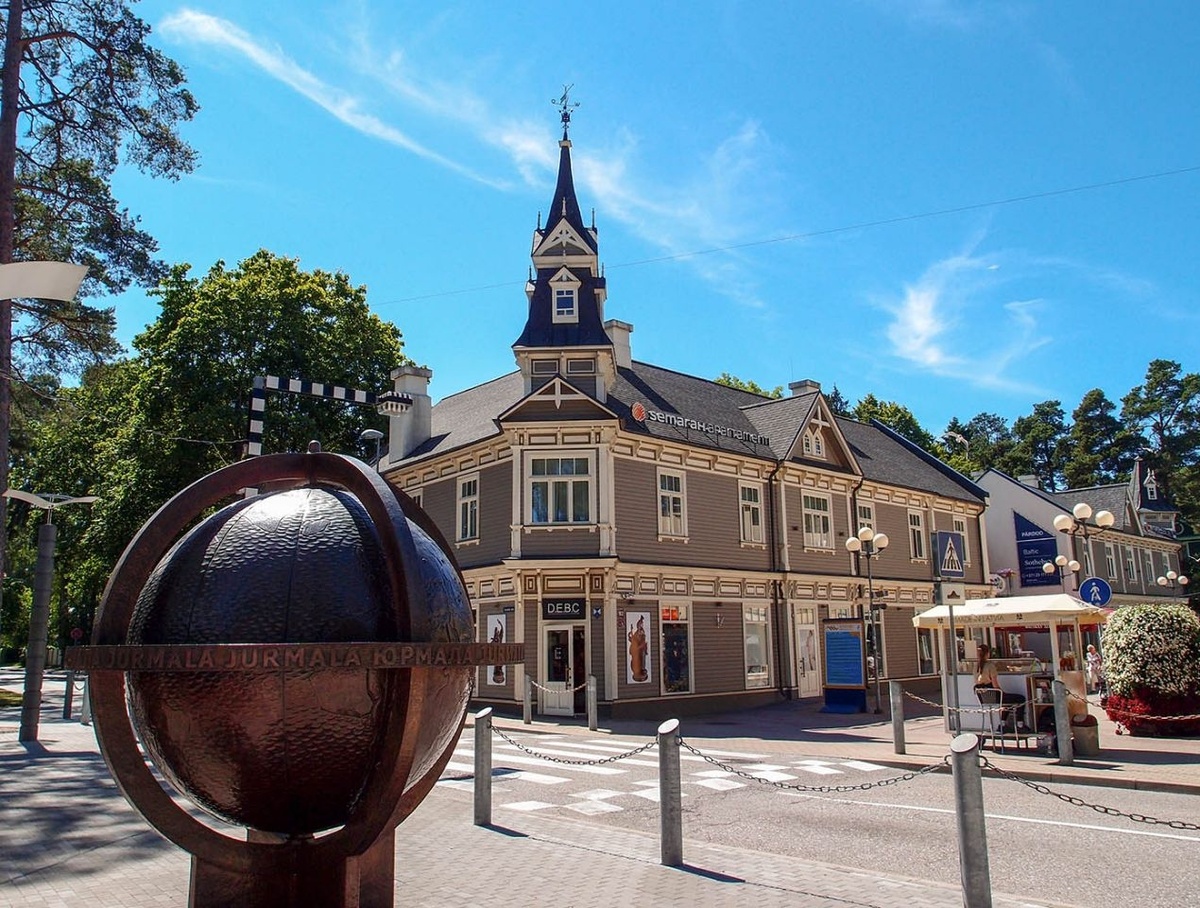 Из открытых источников в интернете. Юрмала, где есть две квартиры у Ларисы Долиной.