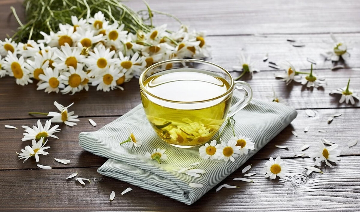  Чашка ромашкового чая вечером — аромат нежный, вкус приятный легко успокаивает.