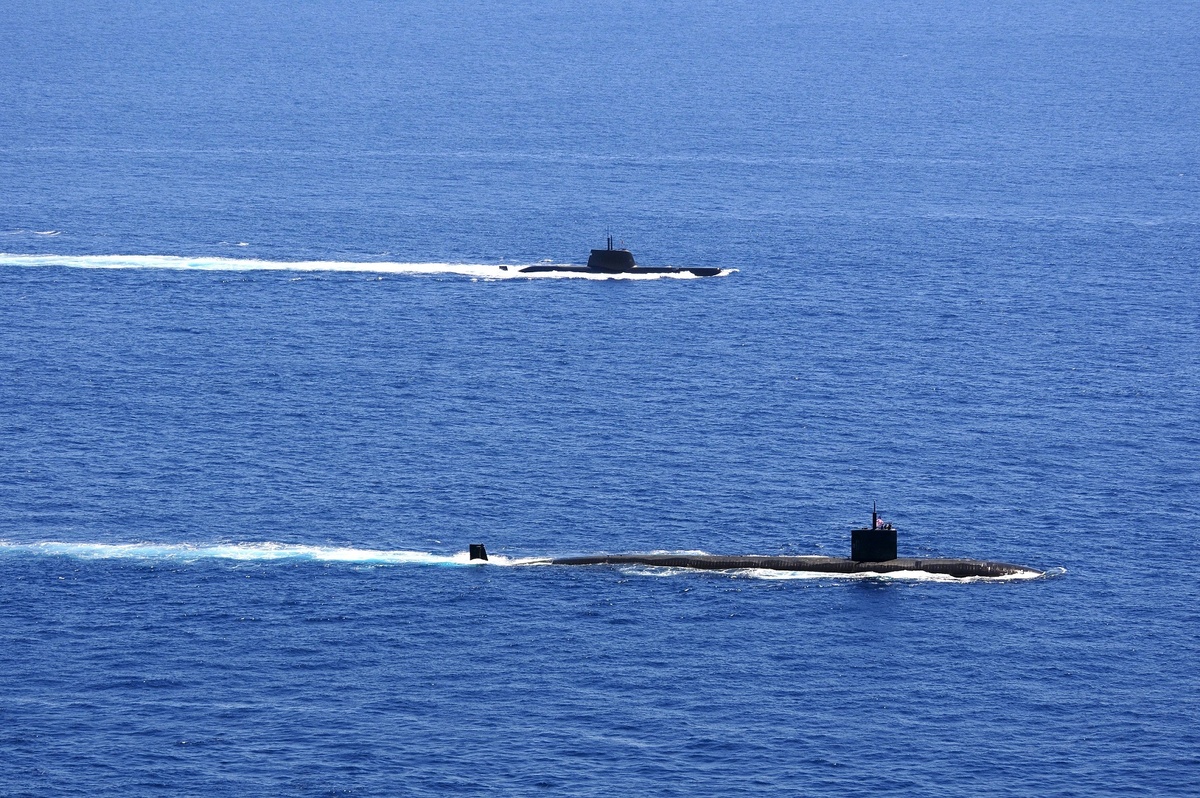 2 подлодки в надводном положении / откр. ист