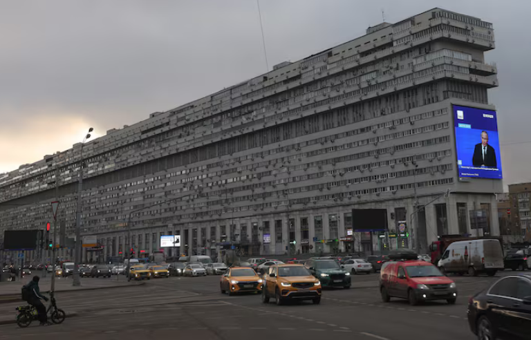 Поставили снимок с улиц Москвы.