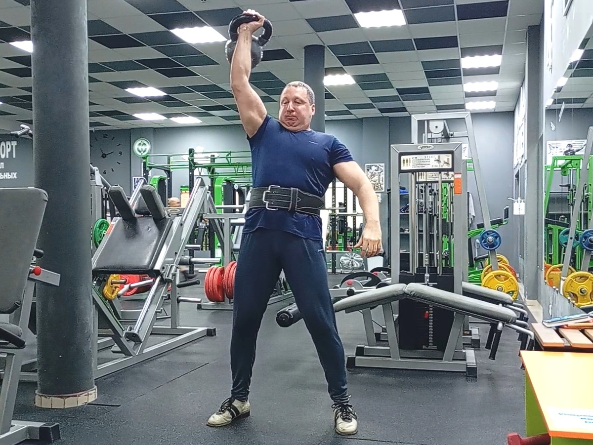 Рывок гири (или махи с гирей) отличное упражнние для разогрева торса и спины... 