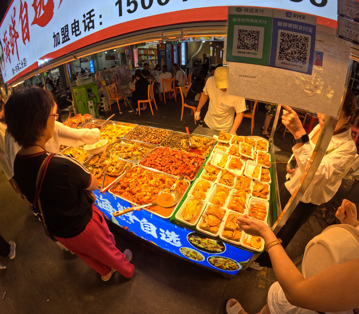 Ночная улица еды в Санья