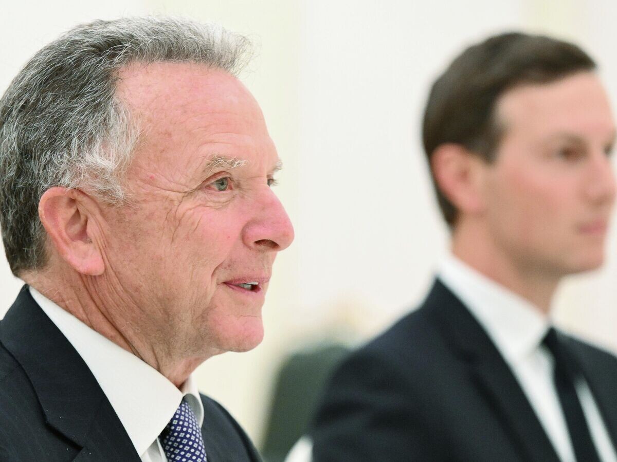    Спецпосланник президента США Стивен Уиткофф и зять президента США Джаред Кушнер во время встречи с президентом РФ Владимиром Путиным | © РИА Новости / Кристина Кормилицына