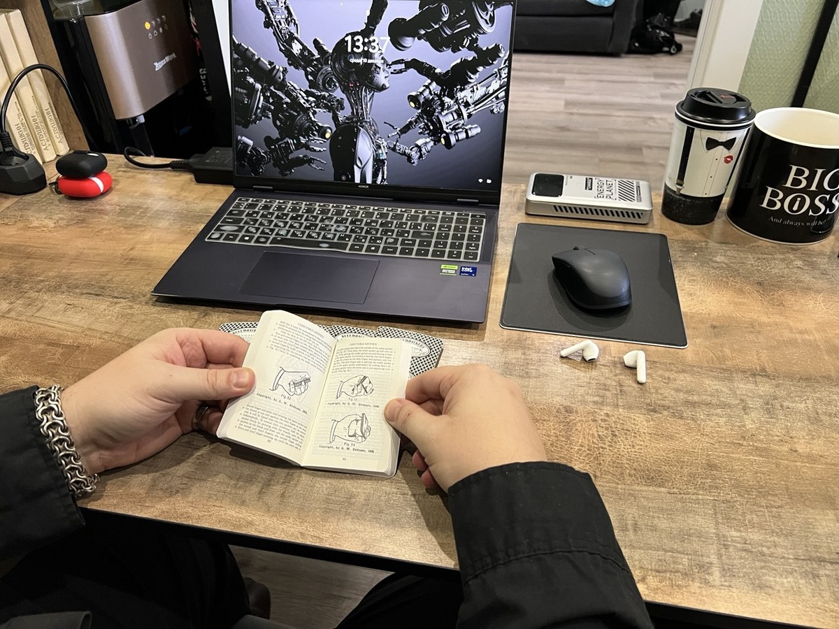 The expert of card table