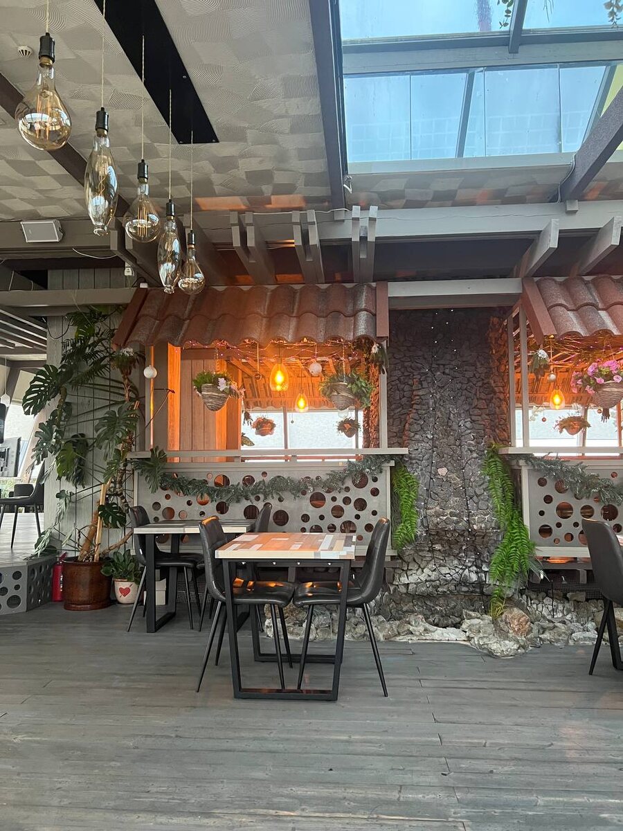 Ресторан "Я и ты" и его эклектичная обстановка