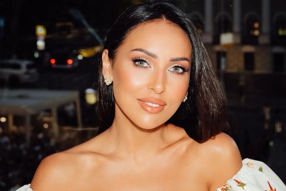    Певица Алсу соцсети