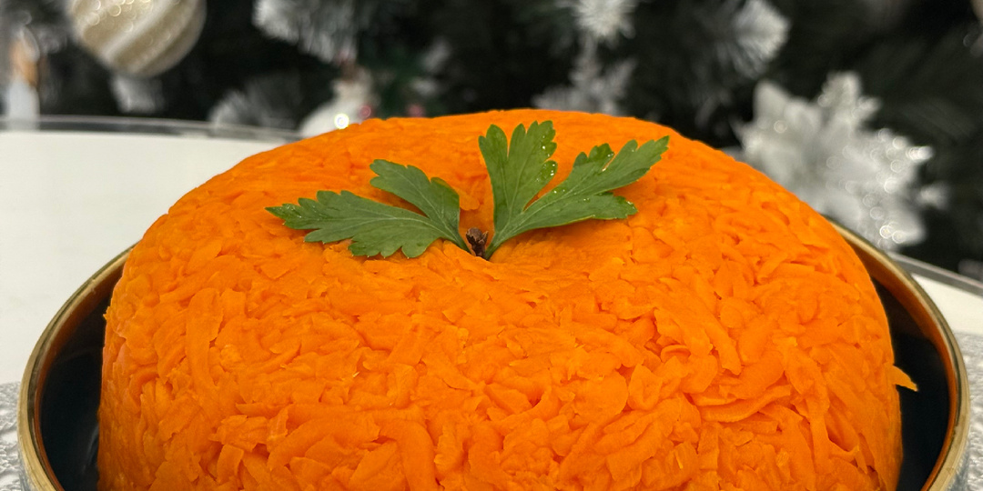 Салат «Мандаринка» из простых и доступных продуктов.