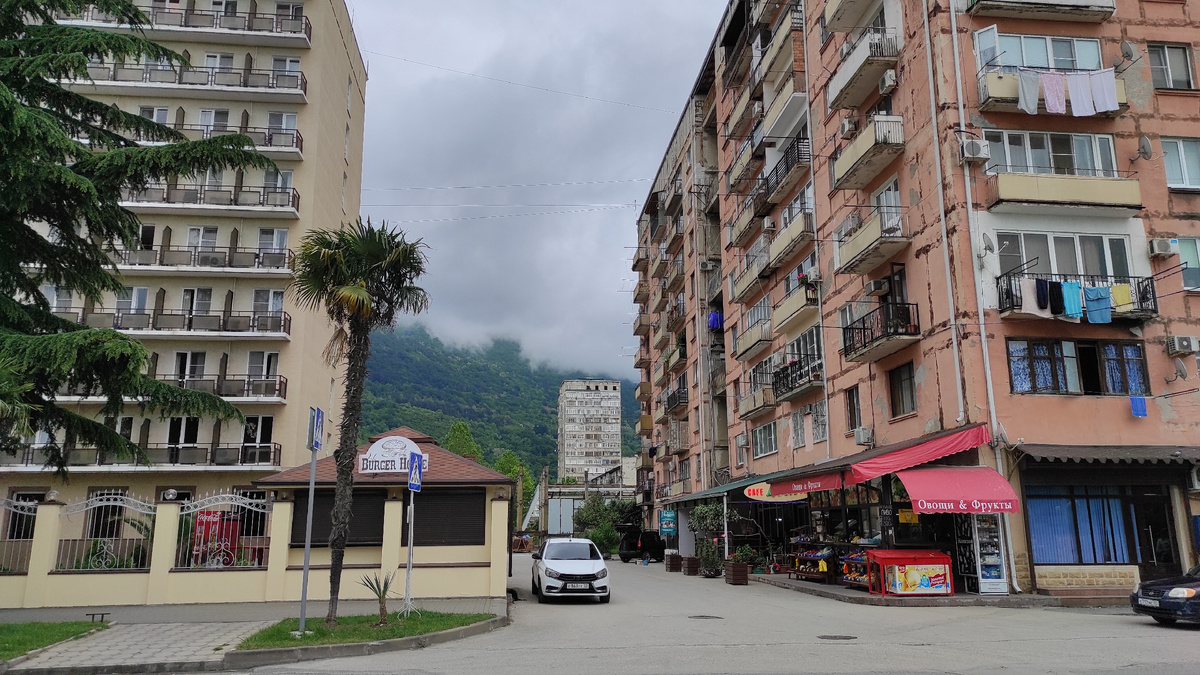 Гагра ждет гостей. Фото: Кирилл Полиенко/Polienko: путешествуем вдвоём