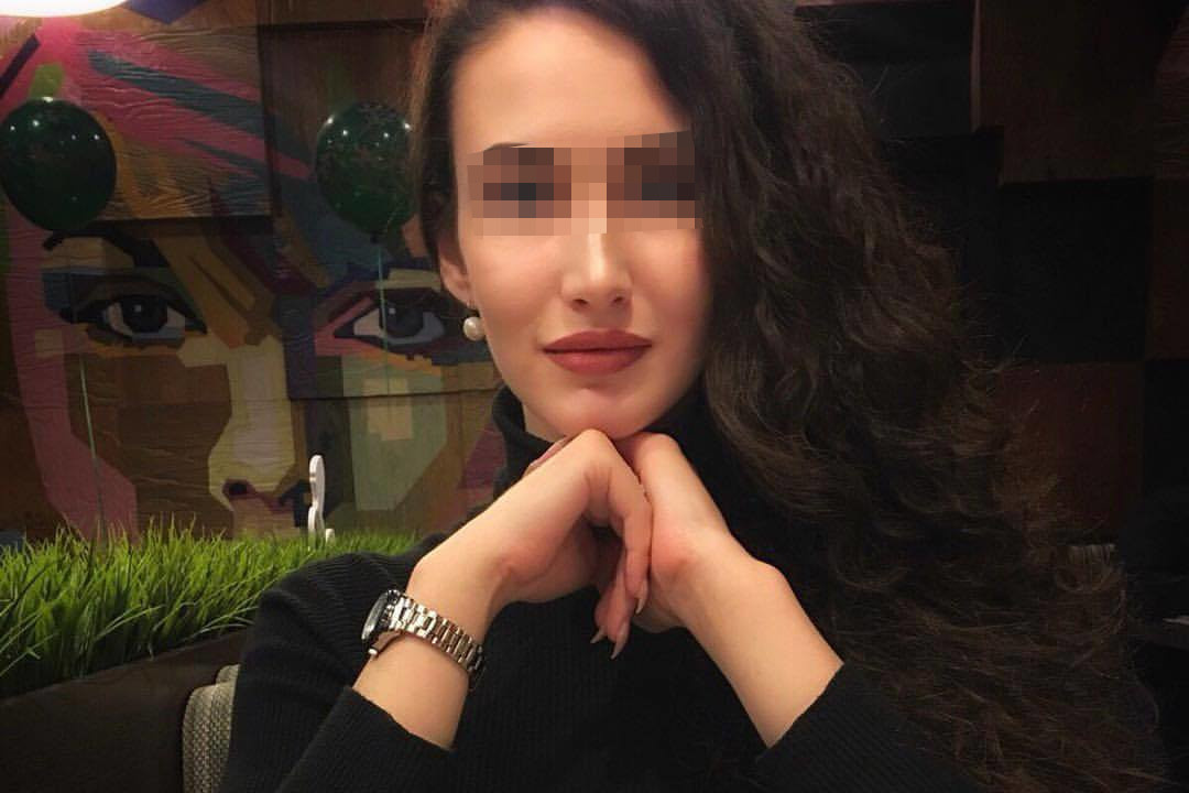 Стюардессу подкараулили в номере отеля. Фото: соцсети