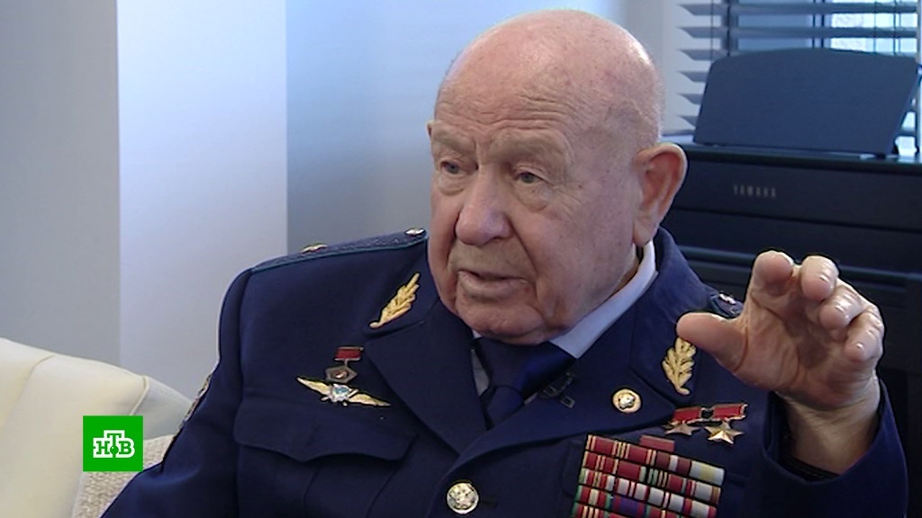    Умер космонавт Алексей Леонов