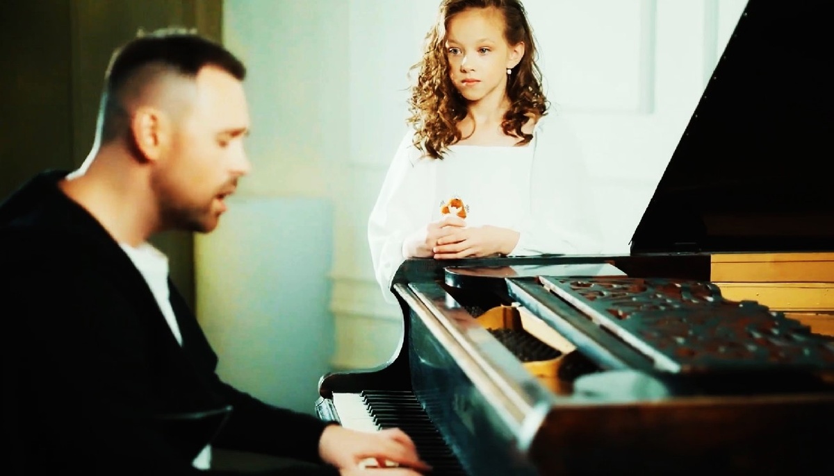 Катя Гусева и Илья Урыков - "Отец"