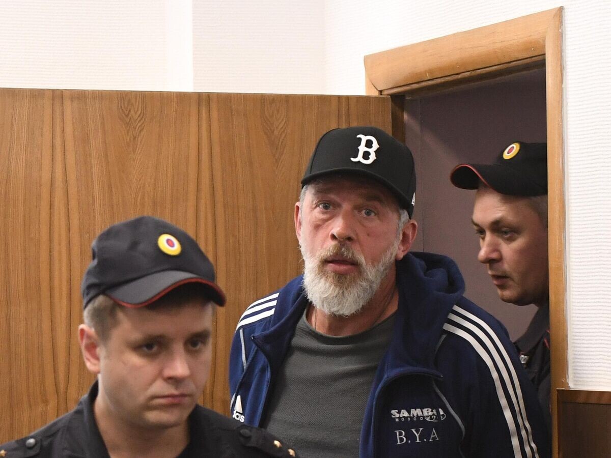    Основатель сети "Корчма Тарас Бульба" Юрий Белойван перед началом заседания Басманного суда Москвы | © РИА Новости / Сергей Пятаков