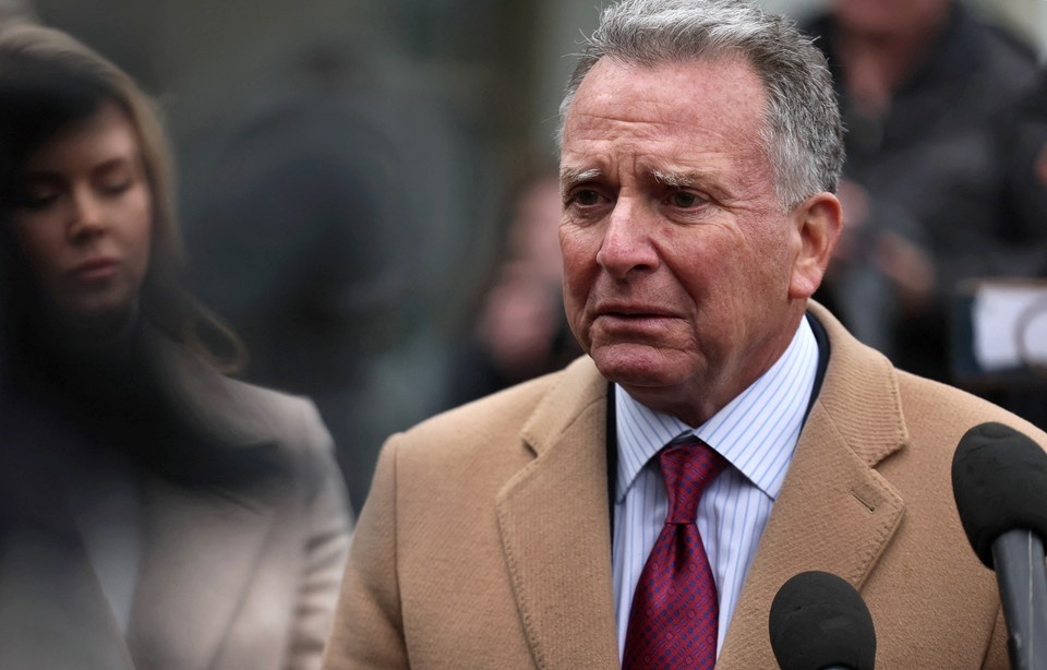    Уиткофф назвал конструктивными и продуктивными переговоры с Дмитриевым. REUTERS