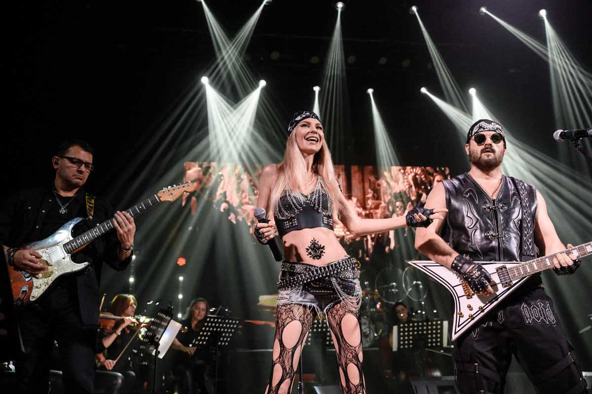 Певица Akvatoriya & ACO-Avatar Cinematic Orchestra