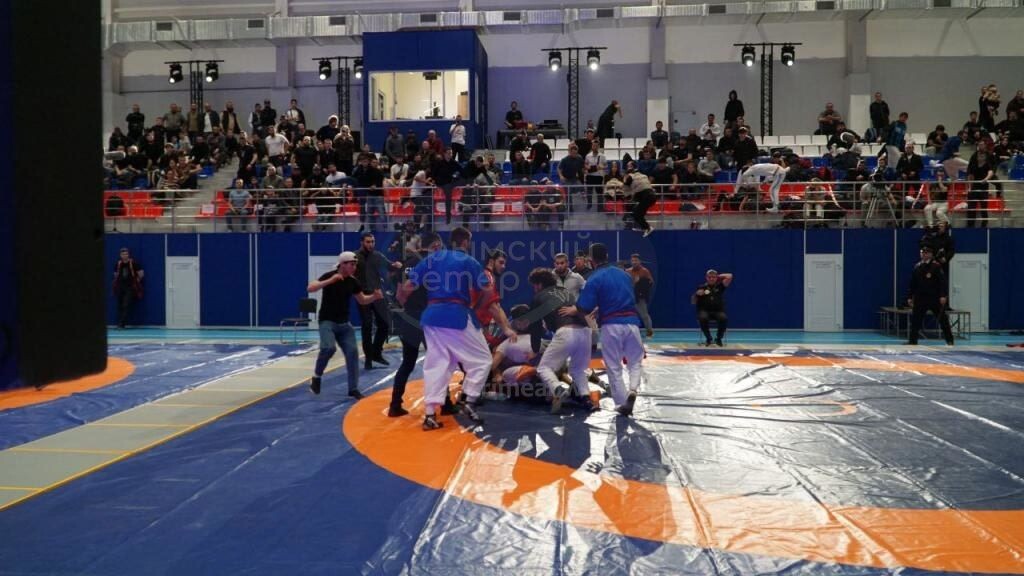    Драка на соревнованиях / Источник: https://t.me/Crimeanwind