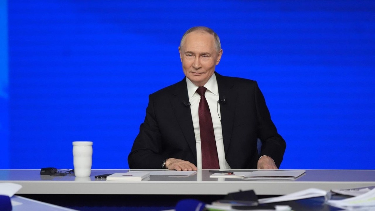 Владимир Путин - президент России - на прямой линии 19 декабря 2025 года. Фотография из Интернета.