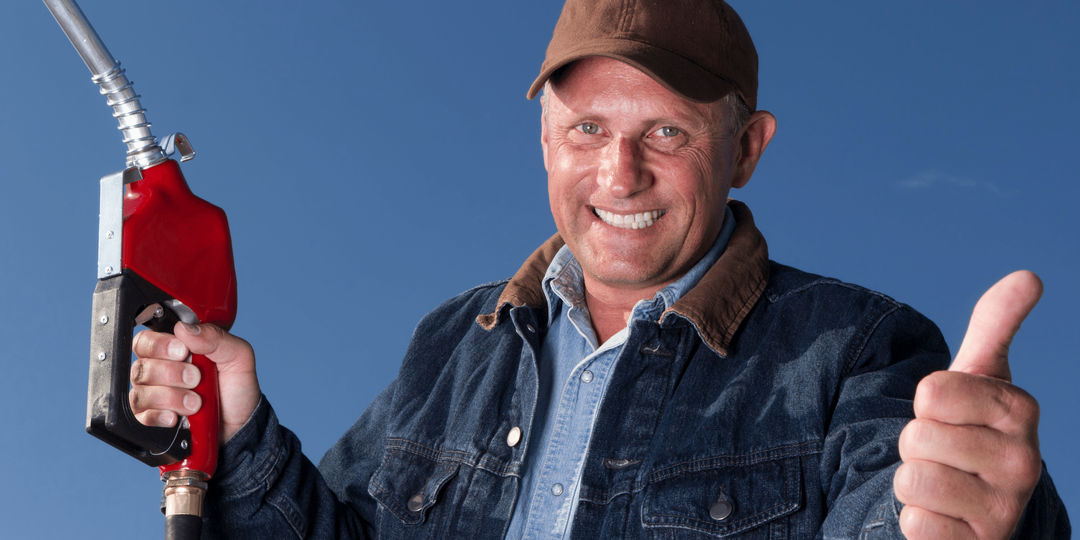 На сколько бензина хватит зарплаты китайцу, американцу и русскому? Посчитал, показываю цифры