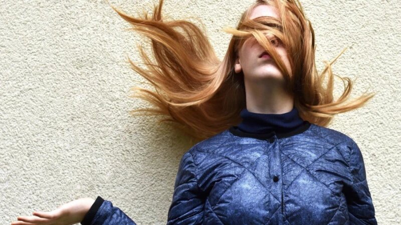     Девушка. Волосы. Глаза закрыты СС0