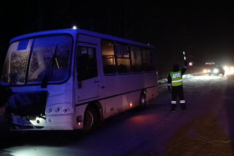    ГАИ Свердловской области. Автобус на месте ДТП