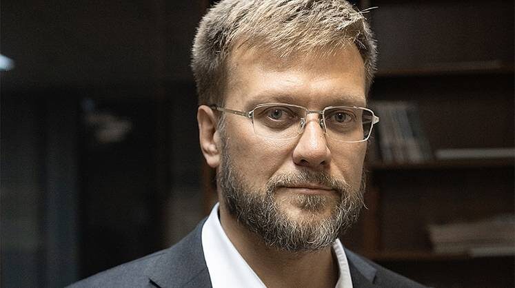    ОЛЕГ СЕРДЕЧНИКОВ Григорий Фрич предпочитает работать головой, а не руками