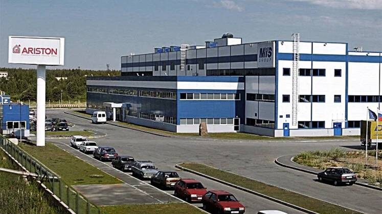     Результатом первой инвестиционной волны на российском потребительском рынке стало создание зарубежными компаниями производств в России